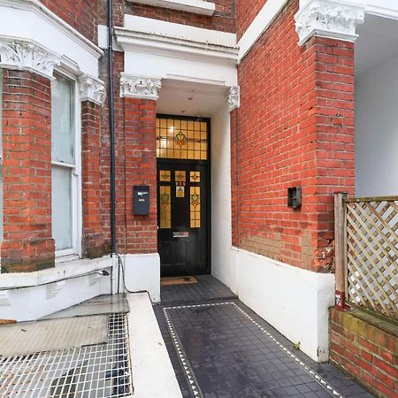 Spacious 1 Bedroom Flat Londen Buitenkant foto