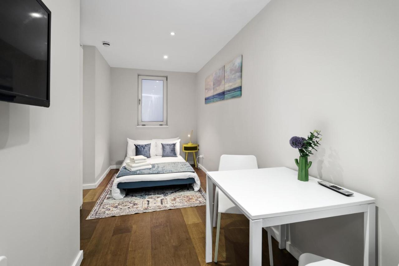 Spacious 1 Bedroom Flat Londen Buitenkant foto