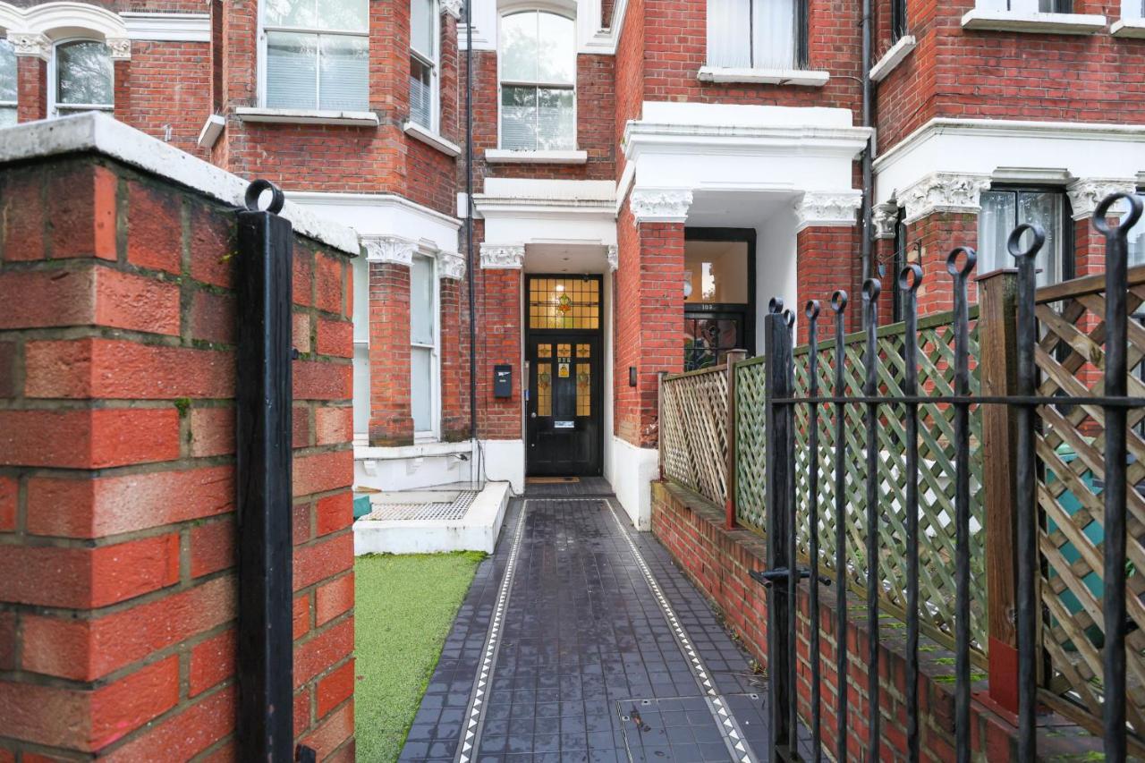 Spacious 1 Bedroom Flat Londen Buitenkant foto